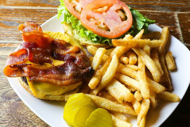 Bacon Cheeseburger Platter